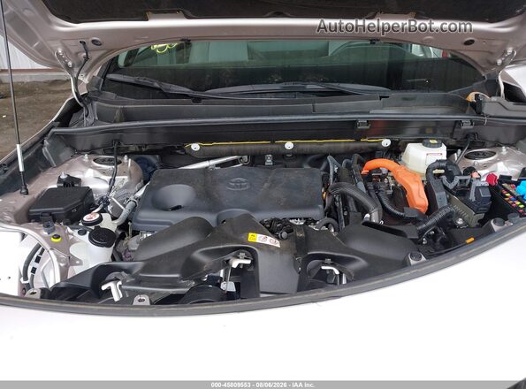 JTEAAAAH3RJ190133 2024 TOYOTA VENZA Silver Widok z tyłu