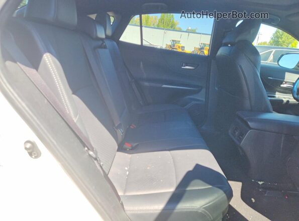 JTEAAAAH6MJ045774 2021 TOYOTA VENZA White Vista de los asientos traseros