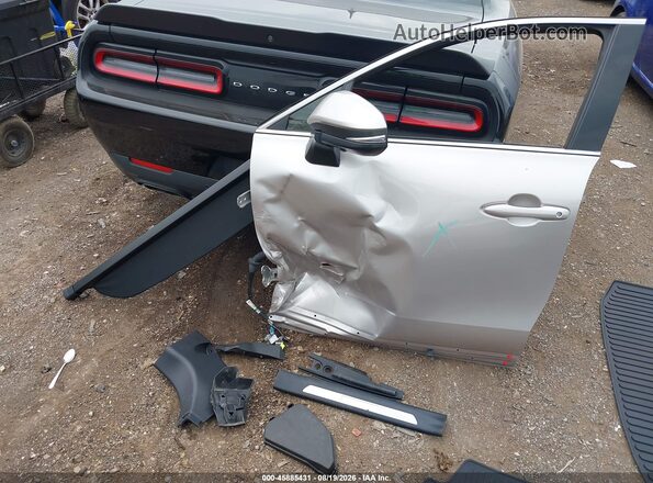 JTEAAAAH9RJ173000 2024 TOYOTA VENZA Silver Vista del cuadro de instrumentos