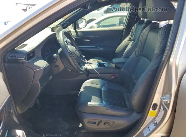 JTEAAAAH2MJ075211 2021 TOYOTA VENZA Серебряный Вид салона спереди