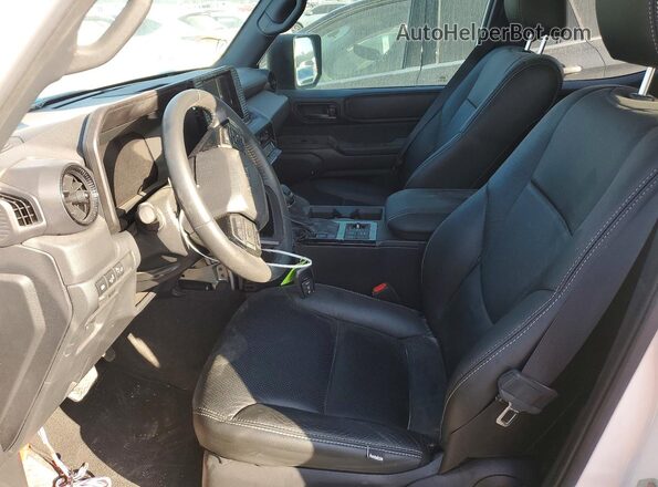 JTEABFAJ0RK000960 2024 TOYOTA LAND White Front interior view