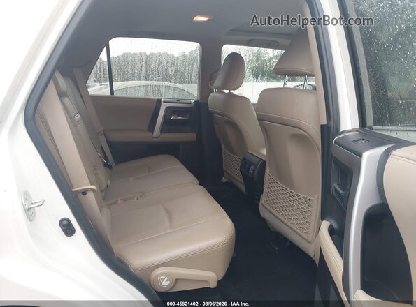 JTEBU5JR0J5502322 2018 TOYOTA 4RUNNER Белый Вид наклейки с VIN-кодом