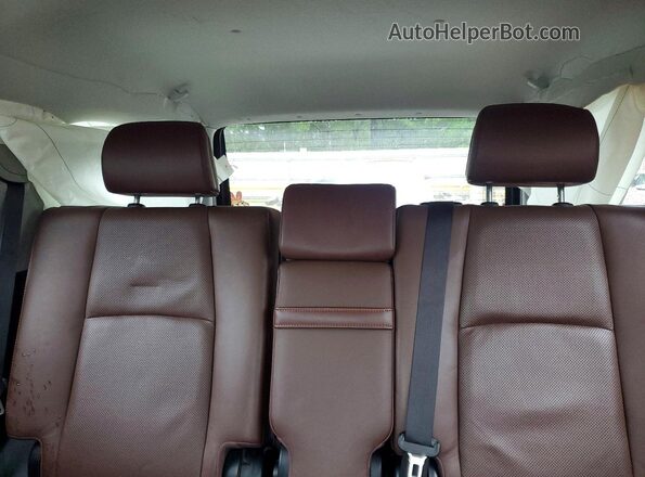 JTEBU5JR0J5586254 2018 TOYOTA 4RUNNER White Widok tylnych siedzeń