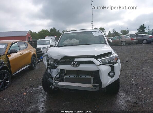 JTEBU5JR0K5725591 2019 TOYOTA 4RUNNER White Front view