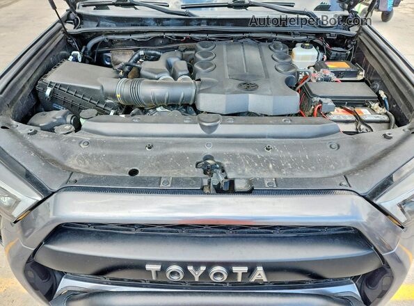 JTEBU5JR0L5751237 2020 TOYOTA 4RUNNER Charcoal ძრავის განყოფილების ხედი