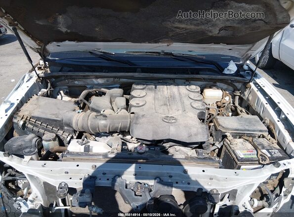 JTEBU5JR1K5640288 2019 TOYOTA 4RUNNER White Հետևի տեսք
