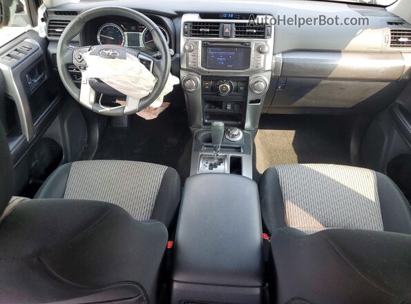 JTEBU5JR2G5392852 2016 TOYOTA 4RUNNER Gray Առջևի վահանակի տեսք