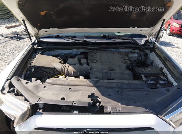 JTEBU5JR2J5533247 2018 TOYOTA 4RUNNER White Widok z tyłu