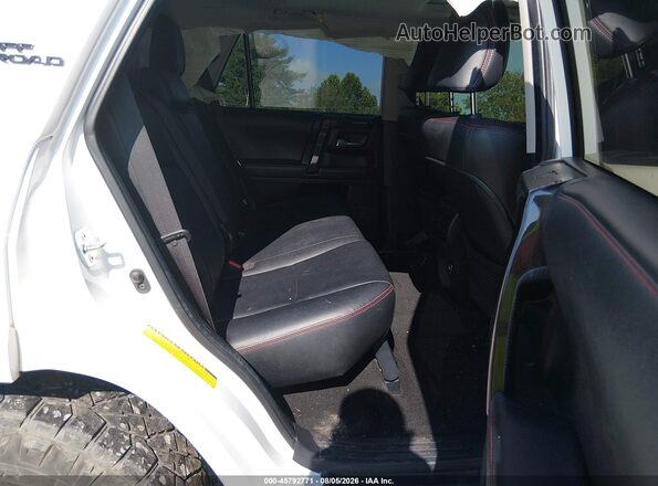 JTEBU5JR2J5533247 2018 TOYOTA 4RUNNER White Widok naklejki z numerem VIN