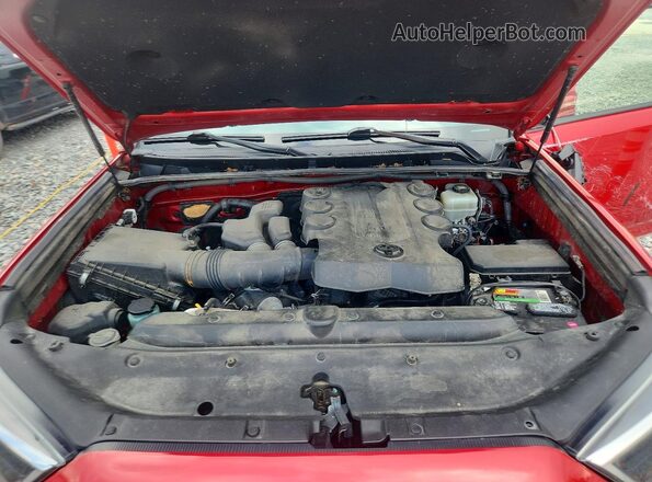 JTEBU5JR2J5610148 2018 TOYOTA 4RUNNER Red Widok komory silnika