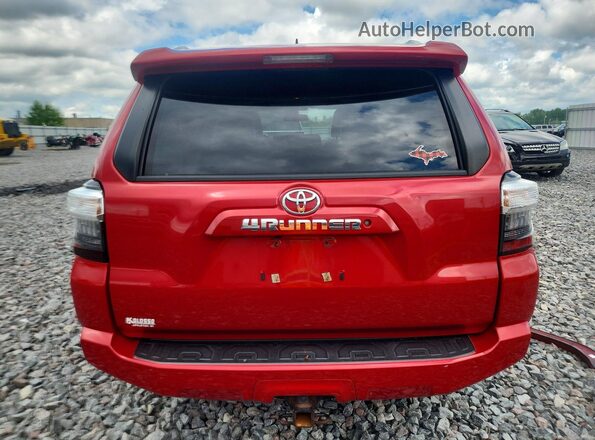 JTEBU5JR2J5610148 2018 TOYOTA 4RUNNER Red Widok z tyłu