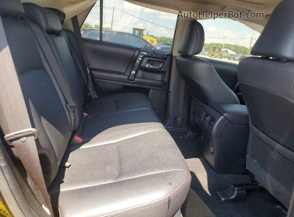JTEBU5JR2K5649078 2019 TOYOTA 4RUNNER Black Widok tylnych siedzeń