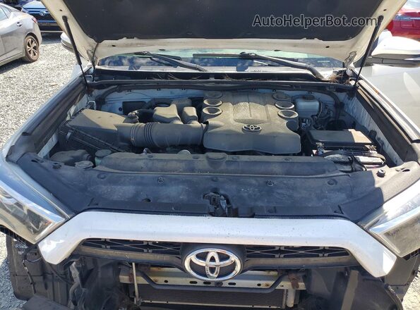 JTEBU5JR4G5296253 2016 TOYOTA 4RUNNER White Engine compartment view