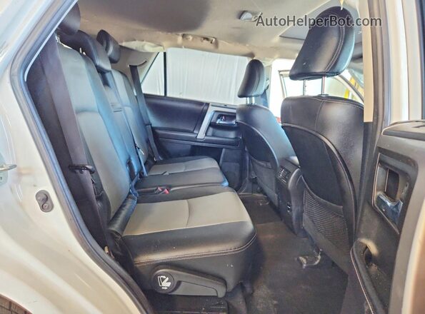 JTEBU5JR4G5355995 2016 TOYOTA 4RUNNER Белый Вид задней части салона