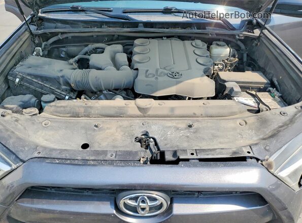 JTEBU5JR5H5429331 2017 TOYOTA 4RUNNER Gray Vista del compartimento del motor