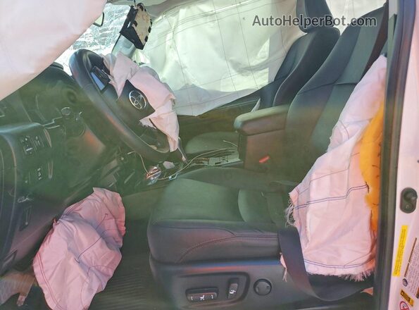 JTEBU5JR5J5536918 2018 TOYOTA 4RUNNER Белый Вид салона спереди