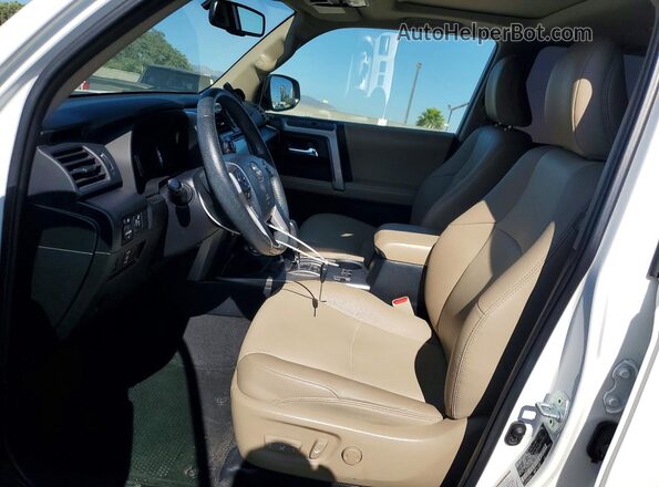 JTEBU5JR5K5719656 2019 TOYOTA 4RUNNER White Front interior view