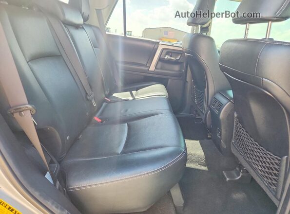 JTEBU5JR6J5558281 2018 TOYOTA 4RUNNER Silver Rear interior view