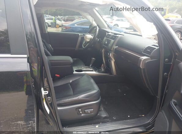 JTEBU5JR6J5585366 2018 TOYOTA 4RUNNER Black Widok wnętrza z przodu