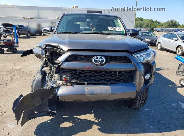 JTEBU5JR7H5453260 2017 TOYOTA 4RUNNER Gray Widok z przodu