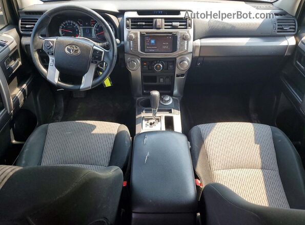 JTEBU5JR9J5536646 2018 TOYOTA 4RUNNER Silver წინა პანელის ხედი