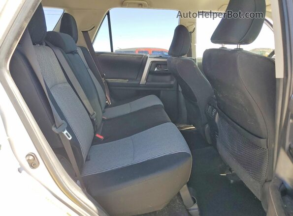 JTEBU5JRXG5278758 2016 TOYOTA 4RUNNER Silver Սալոնի հետևի տեսք