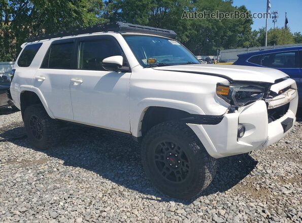 JTEBU5JRXG5327313 2016 TOYOTA 4RUNNER White Front right
