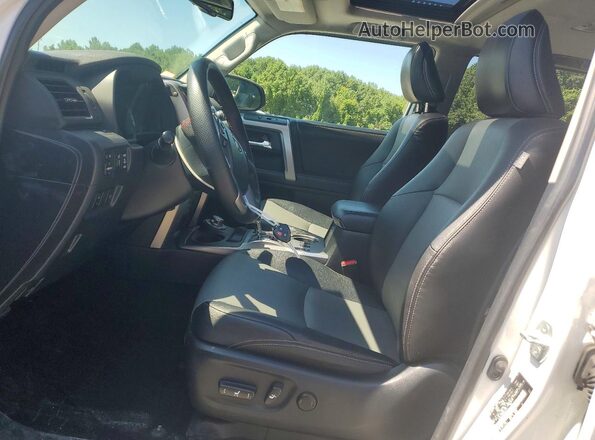 JTEBU5JRXG5327313 2016 TOYOTA 4RUNNER White Front interior view