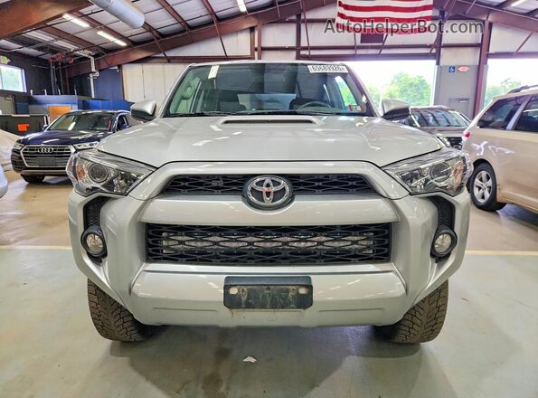 JTEBU5JRXG5369853 2016 TOYOTA 4RUNNER Silver Вид спереду