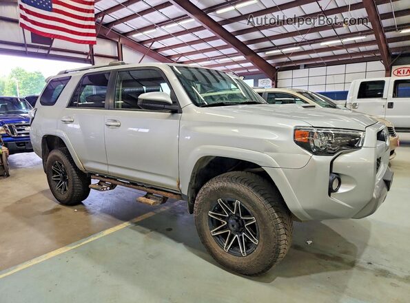 JTEBU5JRXG5369853 2016 TOYOTA 4RUNNER Silver Передня права чверть
