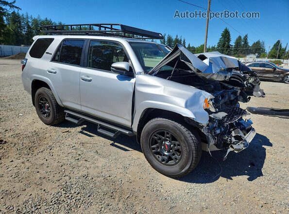 JTEBU5JRXH5407910 2017 TOYOTA 4RUNNER Silver Передня права чверть