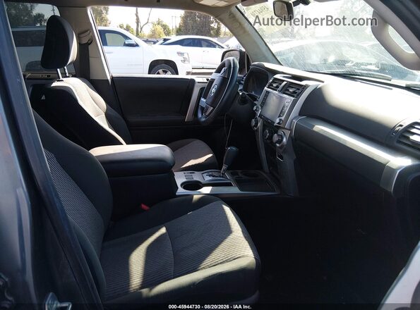 JTEEU5JR0P5302823 2023 TOYOTA 4RUNNER Gray Vista interior delantera