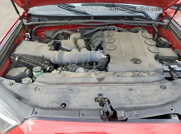 JTEEU5JR3M5250258 2021 TOYOTA 4RUNNER Red Vista del compartimento del motor