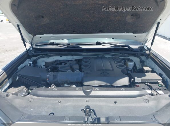 JTEEU5JR9R5306484 2024 TOYOTA 4RUNNER Белый Вид сзади