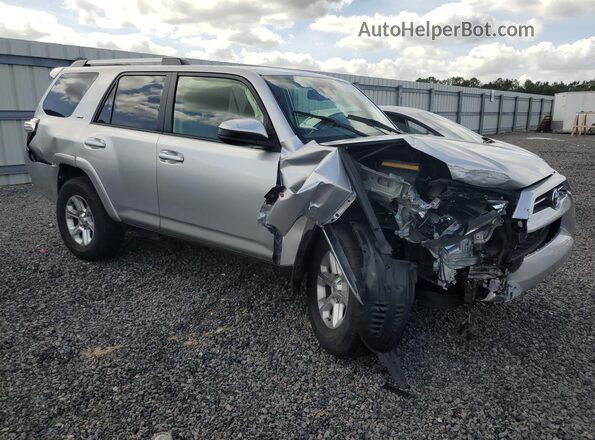 JTEEU5JRXP5296805 2023 TOYOTA 4RUNNER Серебряный Передняя правая четверть