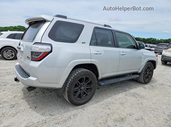 JTEFU5JR5P5293072 2023 TOYOTA 4RUNNER Серебряный Задняя правая четверть