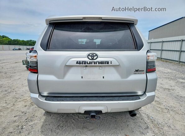 JTEFU5JR5P5293072 2023 TOYOTA 4RUNNER Серебряный Вид сзади