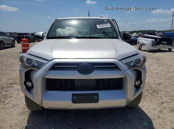 JTEFU5JRXP5291317 2023 TOYOTA 4RUNNER Silver Front view