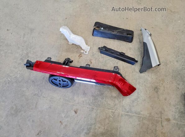 JTEFU5JRXP5300517 2023 TOYOTA 4RUNNER Red Widok naklejki z numerem VIN