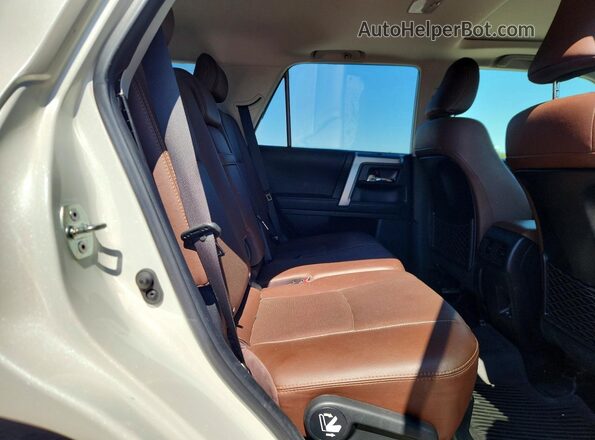 JTEKU5JR4P6169867 2023 TOYOTA 4RUNNER Белый Вид задней части салона