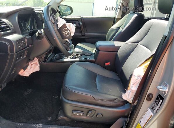 JTELU5JR8M5957525 2021 TOYOTA 4RUNNER Зеленый Вид салона спереди