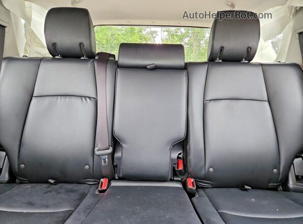 JTELU5JR8P6173327 2023 TOYOTA 4RUNNER White Հետևի նստատեղերի տեսք