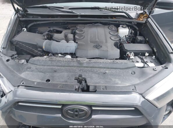 JTEMU5JR2R6288755 2024 TOYOTA 4RUNNER Gray Вид ззаду