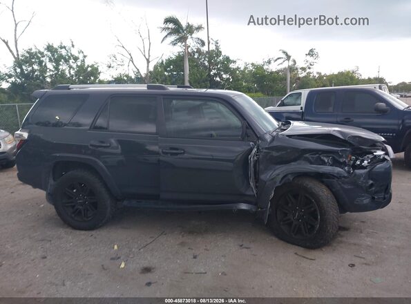 JTEMU5JR2R6288755 2024 TOYOTA 4RUNNER Gray Вид задньої частини салону