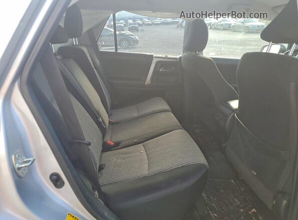 JTEMU5JR5N6001712 2022 TOYOTA 4RUNNER Silver Rear seats view