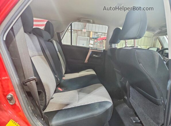 JTEMU5JR7M5878240 2021 TOYOTA 4RUNNER Red უკანა სალონის ხედი