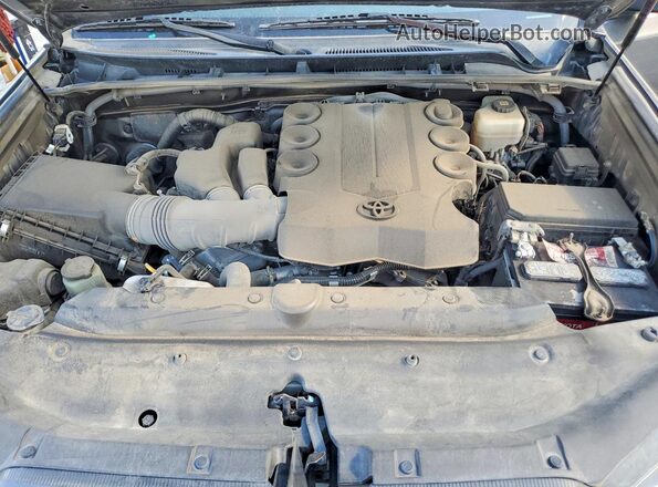 JTEMU5JR9N6037273 2022 TOYOTA 4RUNNER Charcoal Widok komory silnika