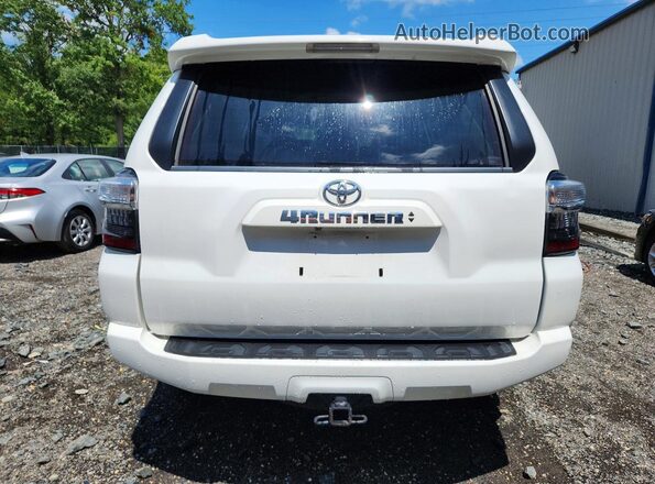 JTEMU5JR9N6050413 2022 TOYOTA 4RUNNER White უკანა ხედი