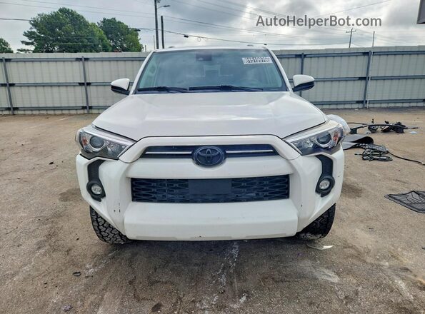 JTEMU5JRXM5894710 2021 TOYOTA 4RUNNER White Front view