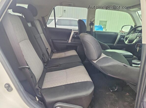 JTEMU5JRXM5894710 2021 TOYOTA 4RUNNER White Rear interior view